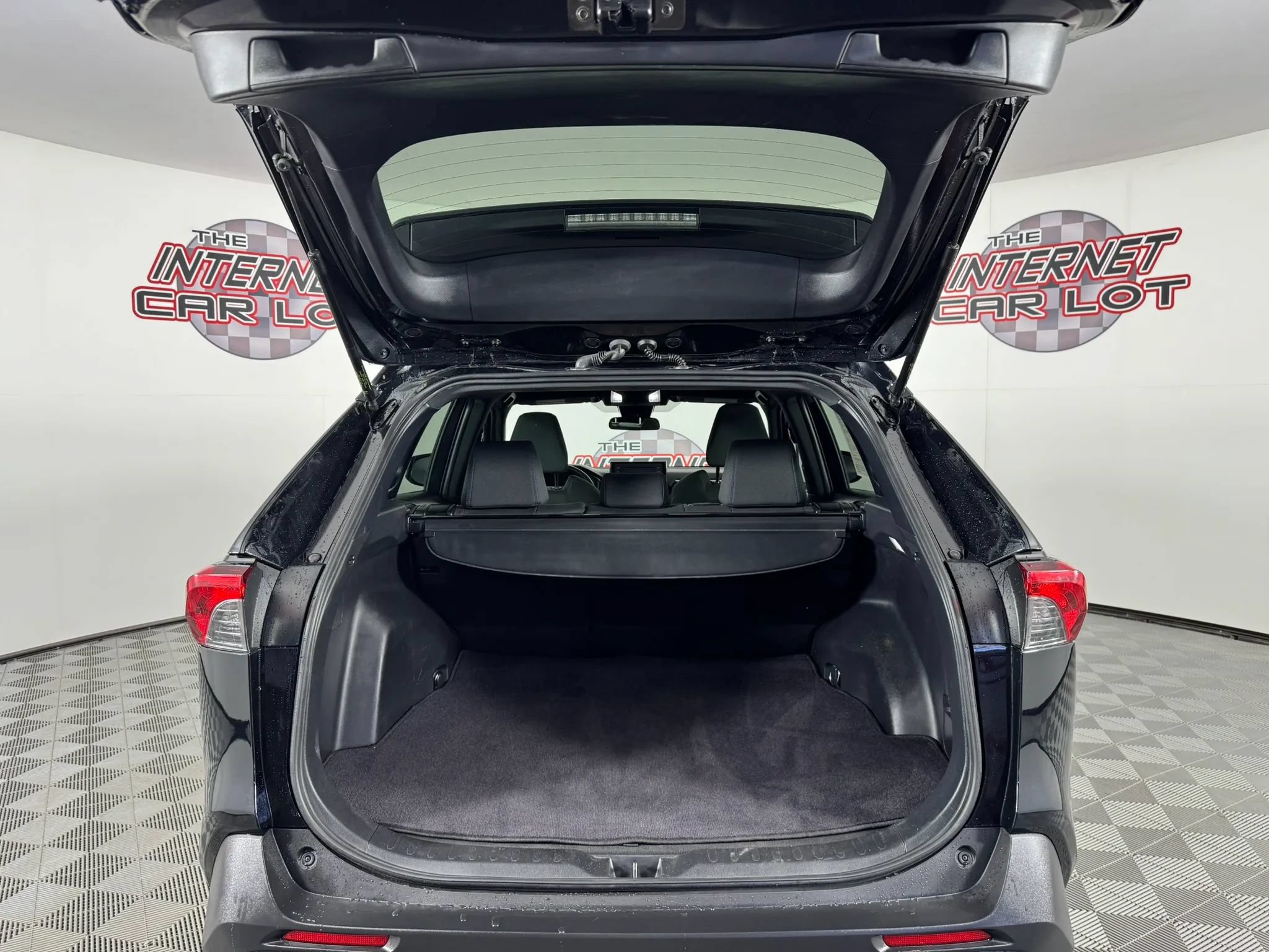 Used 2022 Toyota RAV4 SE AWD/4WD image 26