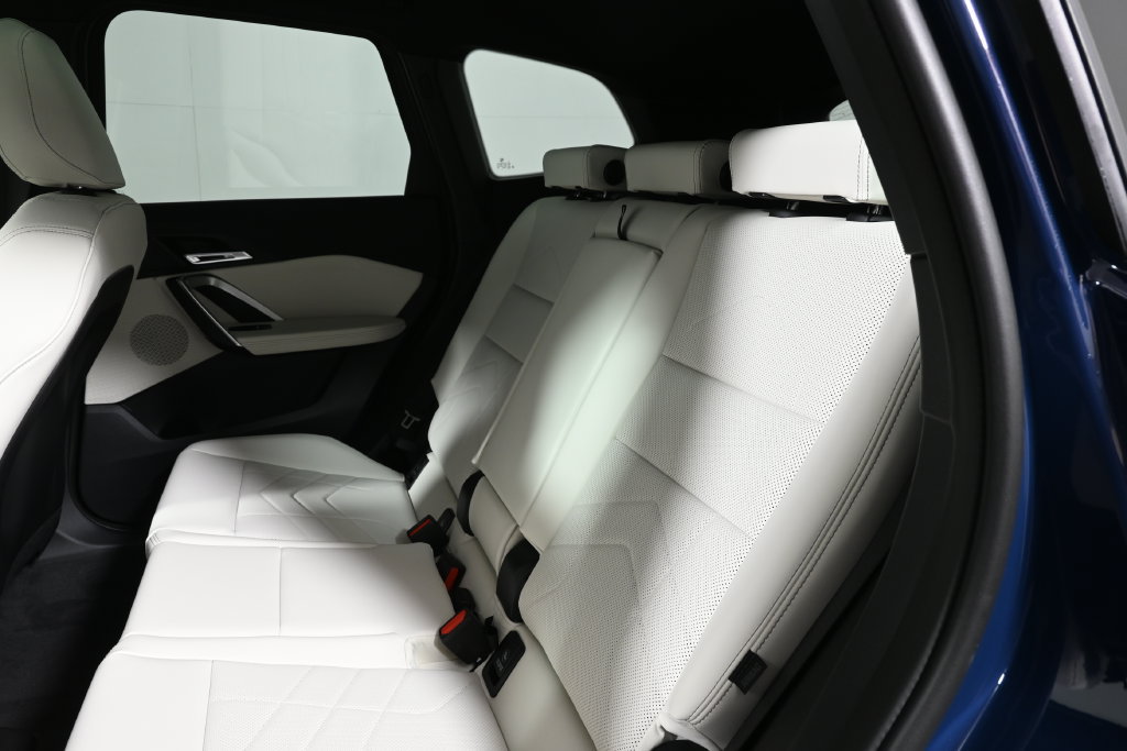 New 2026 BMW X1 xDrive28i w/ Technology Package AWD/4WD image 4
