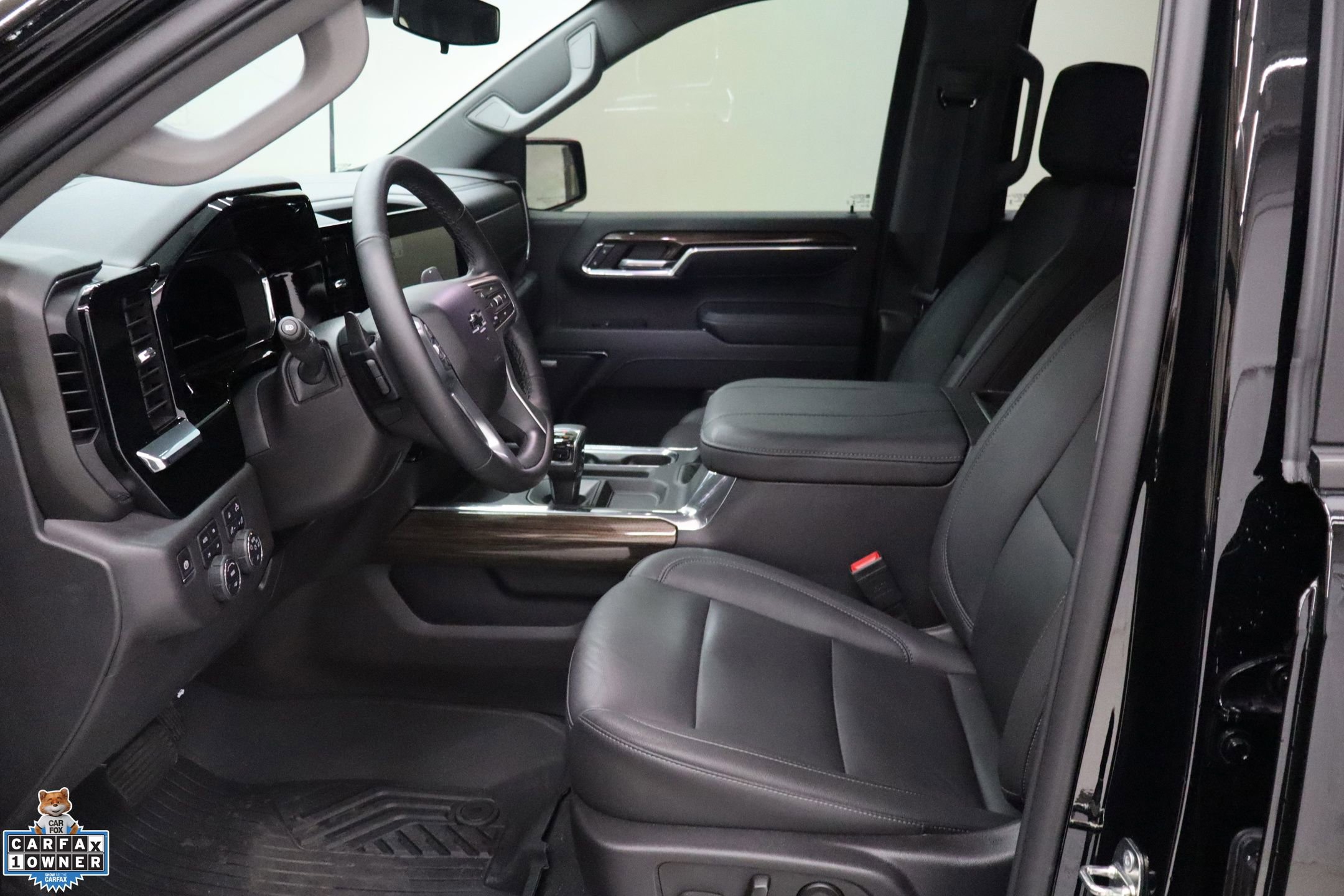 Used 2024 Chevrolet Silverado 1500 LT Trail Boss w/ LT Trail Boss Premium Package image 23