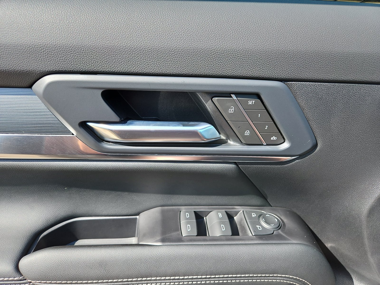 New 2027 GMC Terrain Elevation w/ Elevation Premium Package FWD image 16