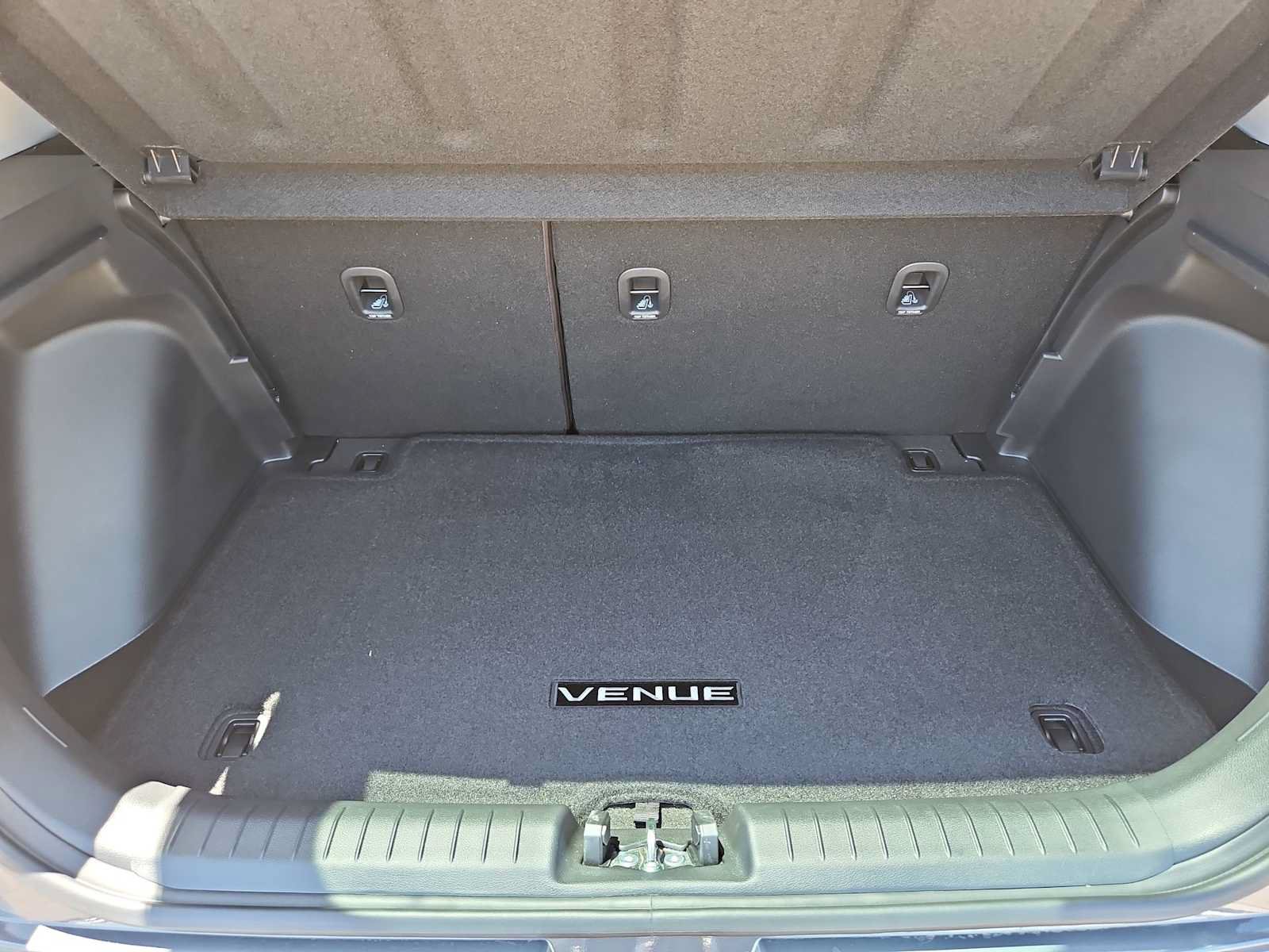 Certified 2026 Hyundai Venue SEL FWD image 33