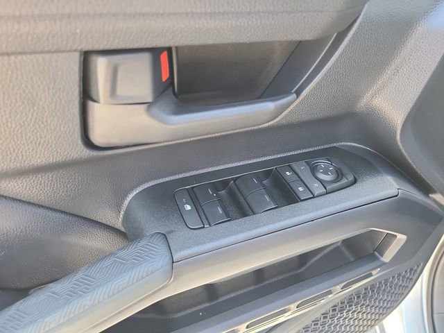 Used 2025 Toyota 4Runner SR5 AWD/4WD image 17
