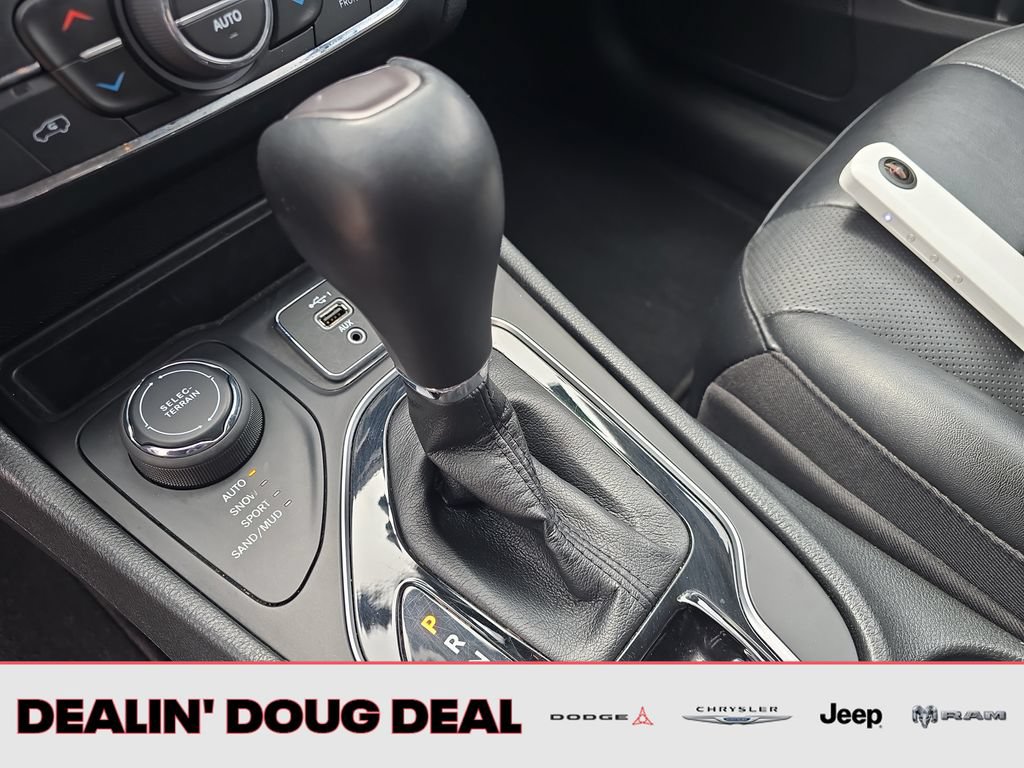 Used 2023 Jeep Cherokee Altitude Lux AWD/4WD image 27