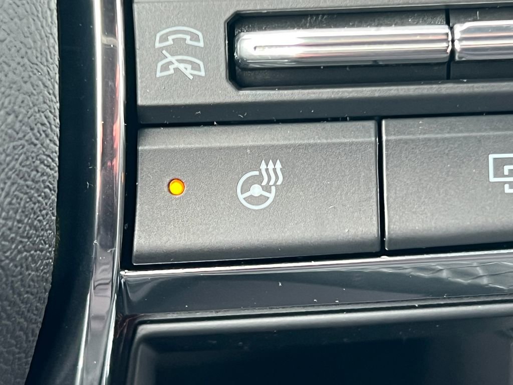 New 2025 GMC Acadia Elevation image 21