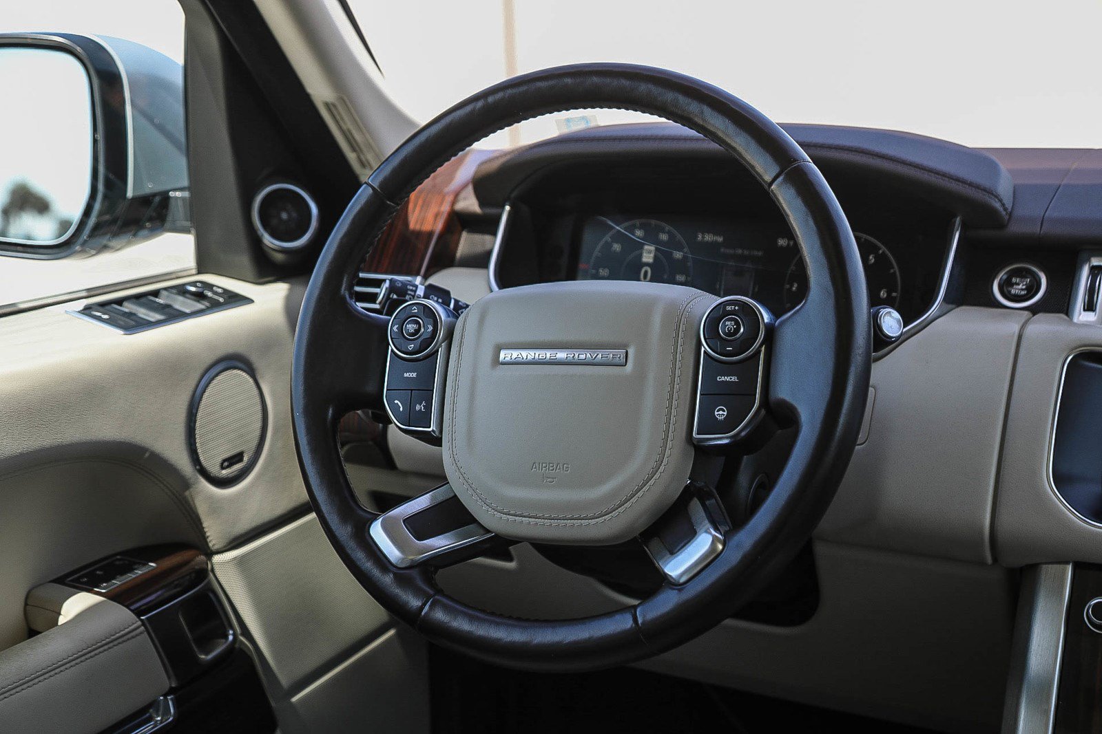 Used 2017 Land Rover Range Rover HSE AWD/4WD image 15