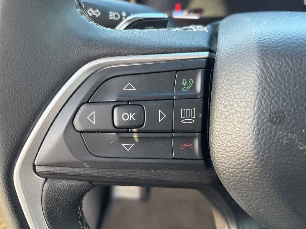 Used 2023 Jeep Grand Cherokee L Laredo image 23