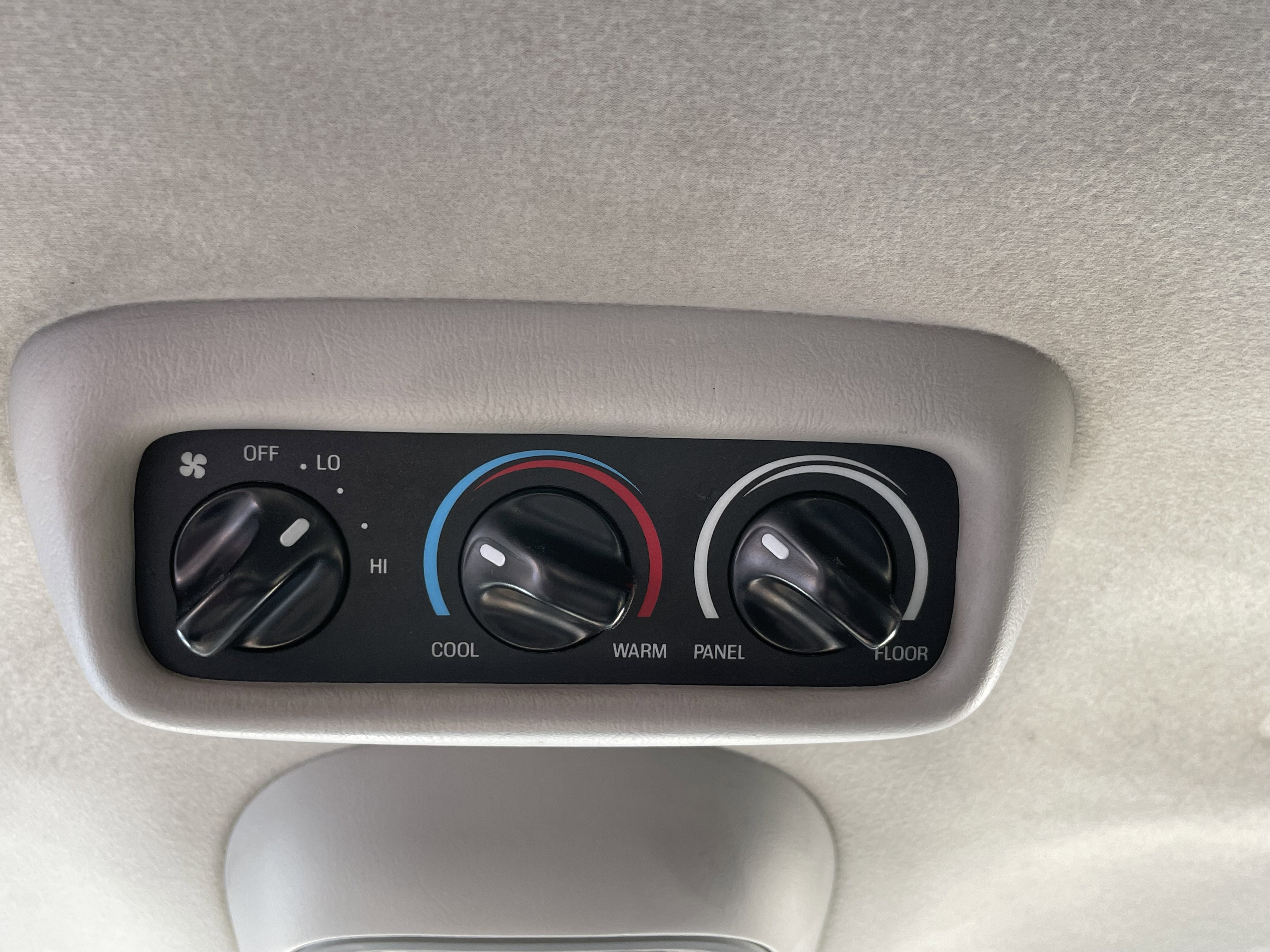 Used 2003 Ford Excursion XLT image 21
