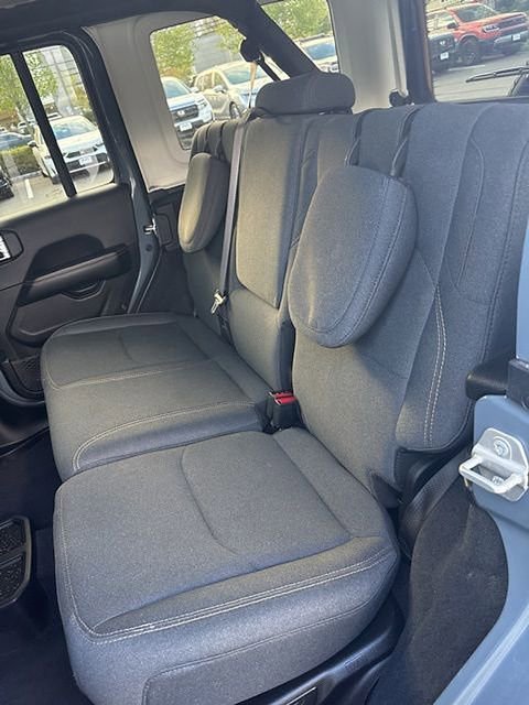 Used 2024 Jeep Wrangler Unlimited Sahara image 8