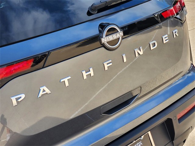 Used 2025 Nissan Pathfinder S FWD image 8