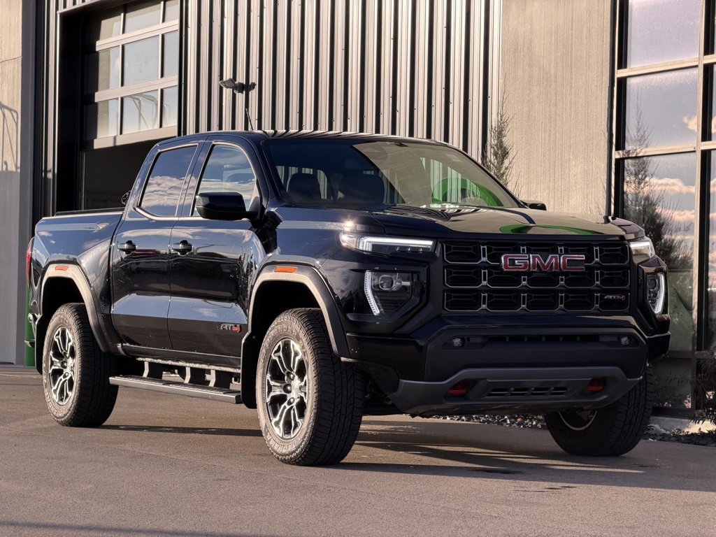 Used 2024 GMC Canyon AT4 image 4