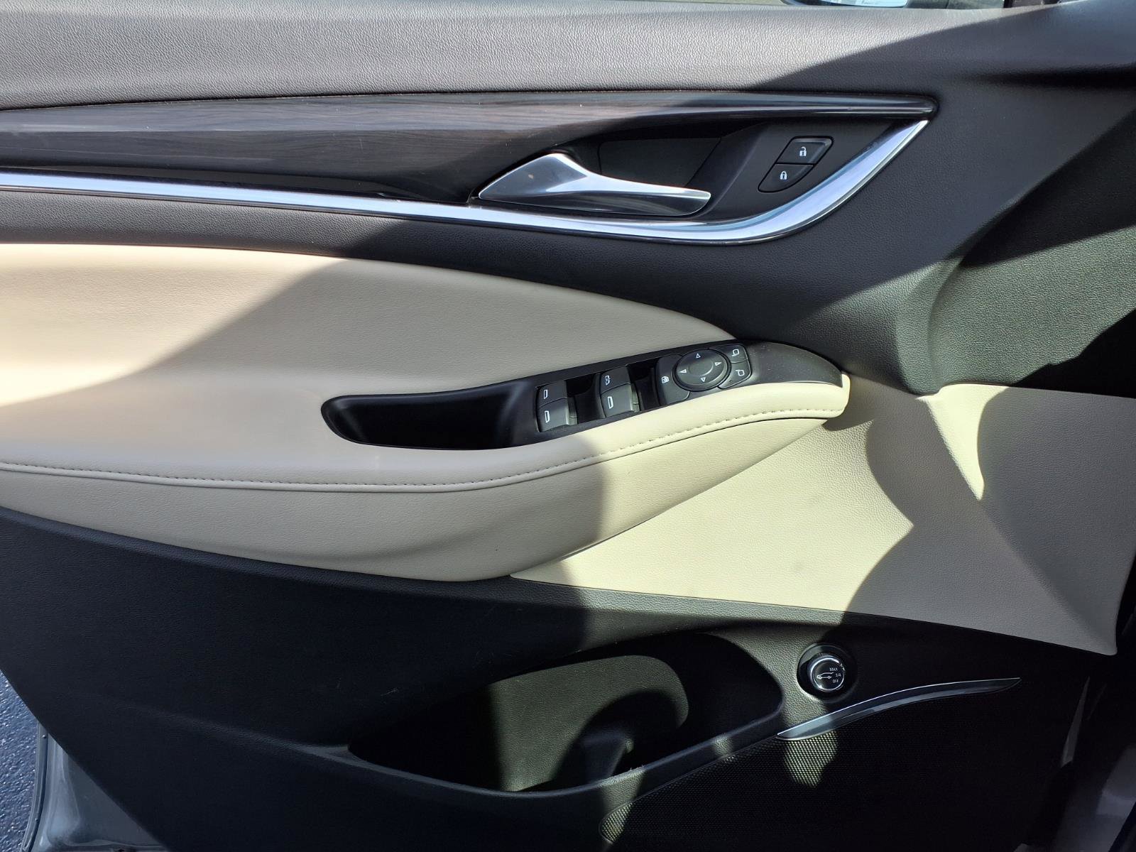 Used 2019 Buick Enclave Essence AWD/4WD image 17