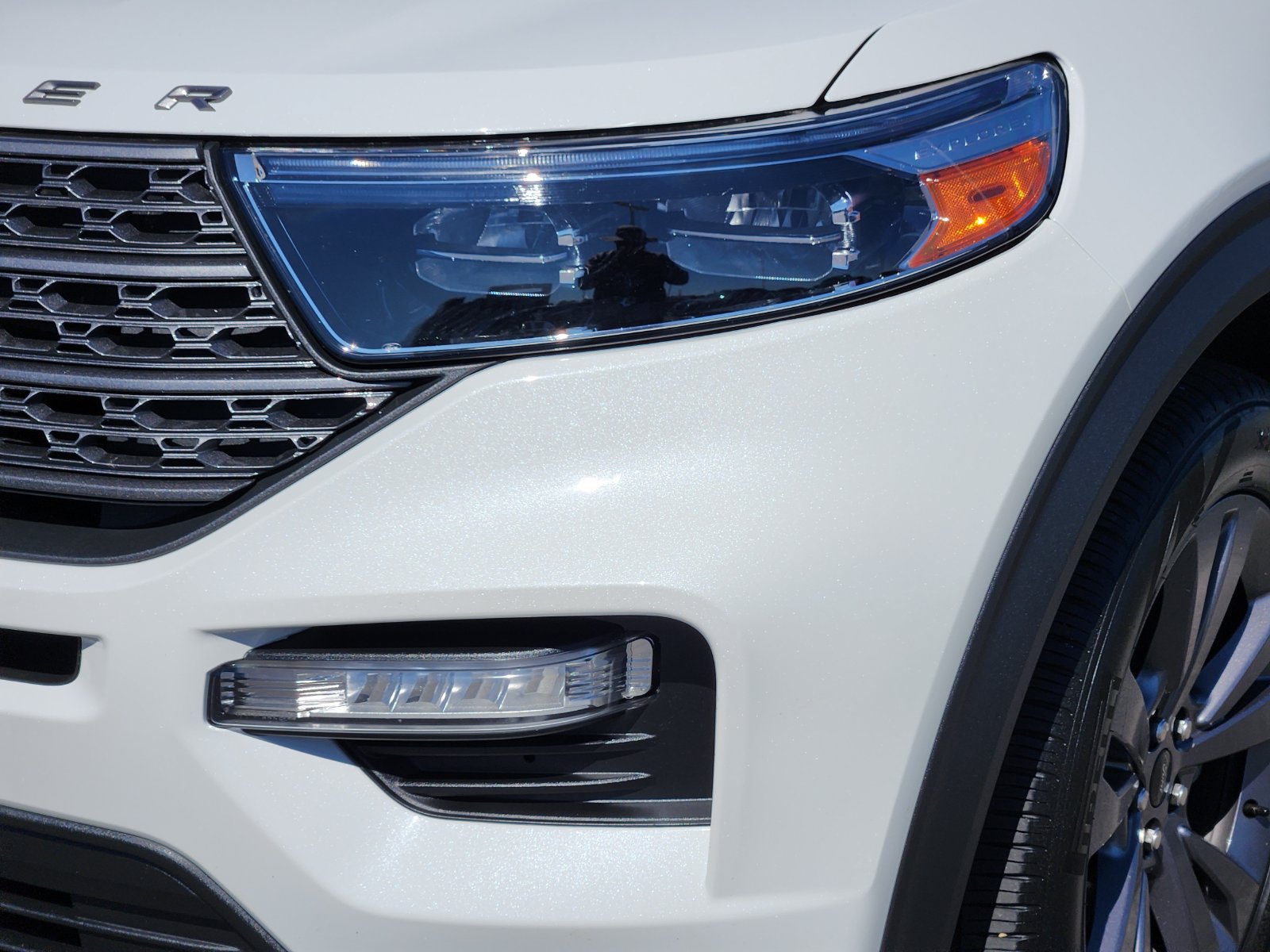 Used 2022 Ford Explorer XLT w/ Equipment Group 202A RWD image 11