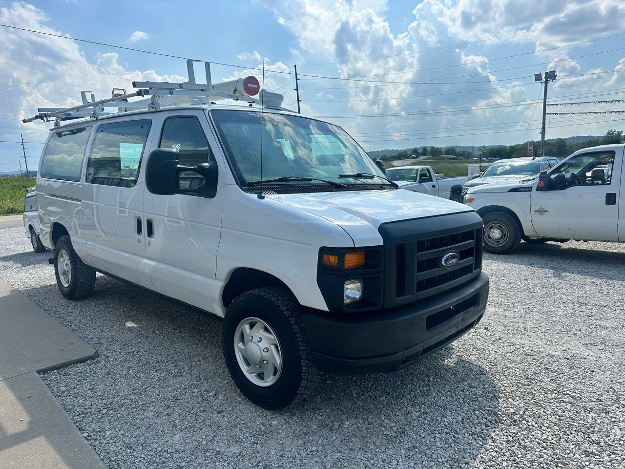 Used 2012 Ford E-350 and Econoline 350 Super Duty w/ Insulation Pkg RWD image 4