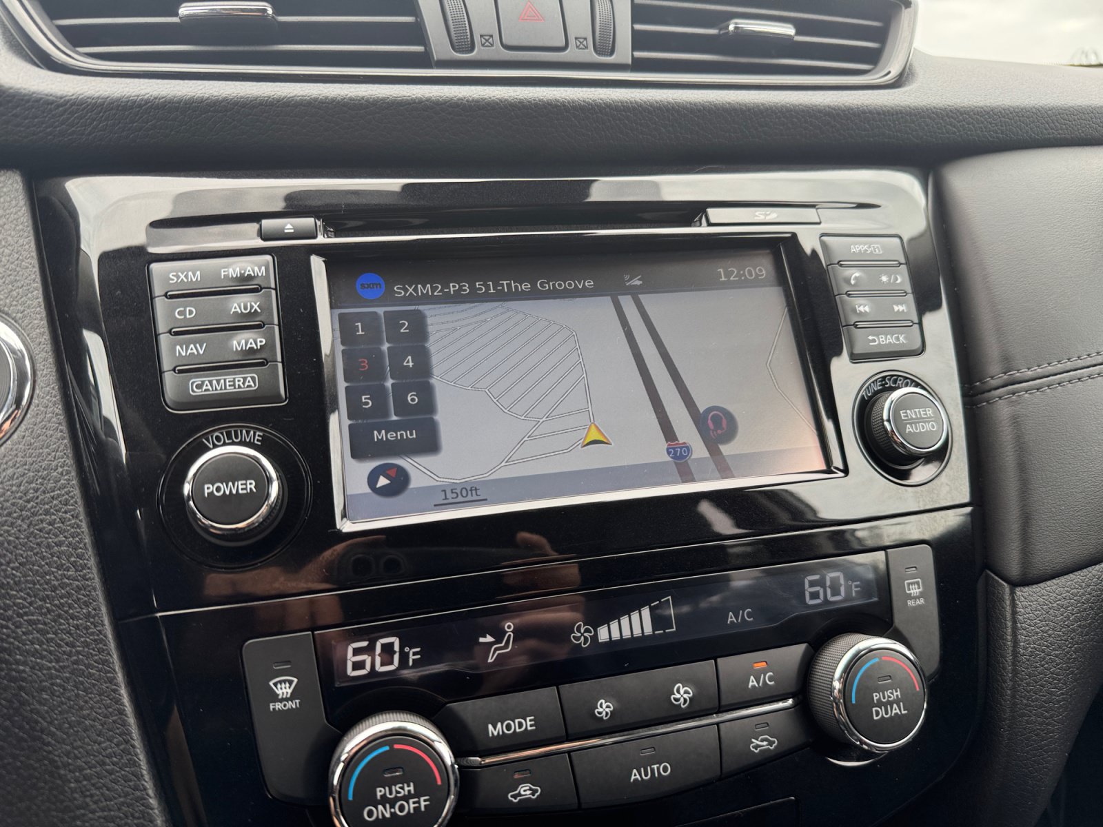 Used 2017 Nissan Rogue SL AWD/4WD image 5