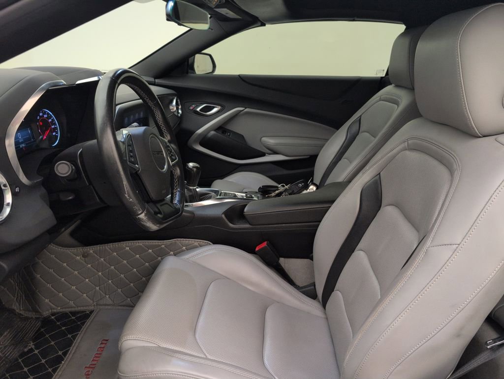 Used 2023 Chevrolet Camaro LT w/ RS Package image 4