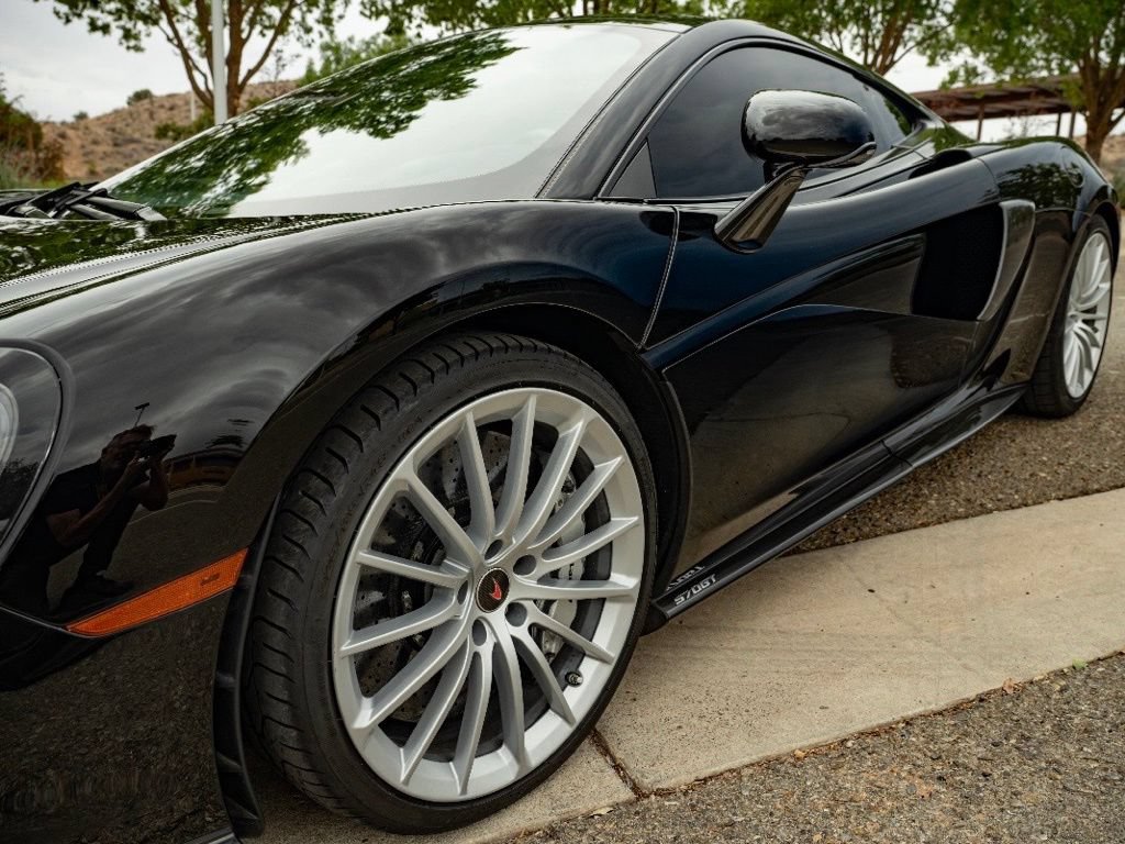 Used 2017 McLaren 570S RWD image 12