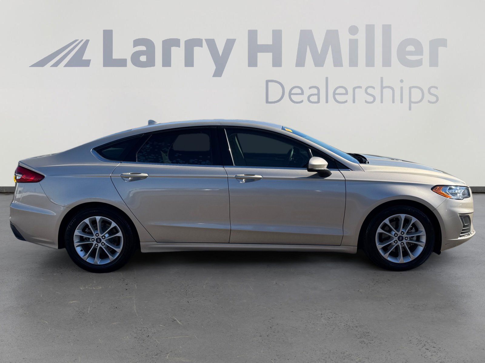 Used 2019 Ford Fusion SE image 6