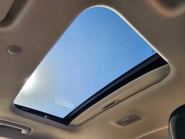 Certified 2025 Hyundai Venue SEL FWD image 18