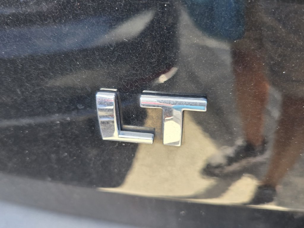Used 2023 Chevrolet Traverse LT FWD image 8