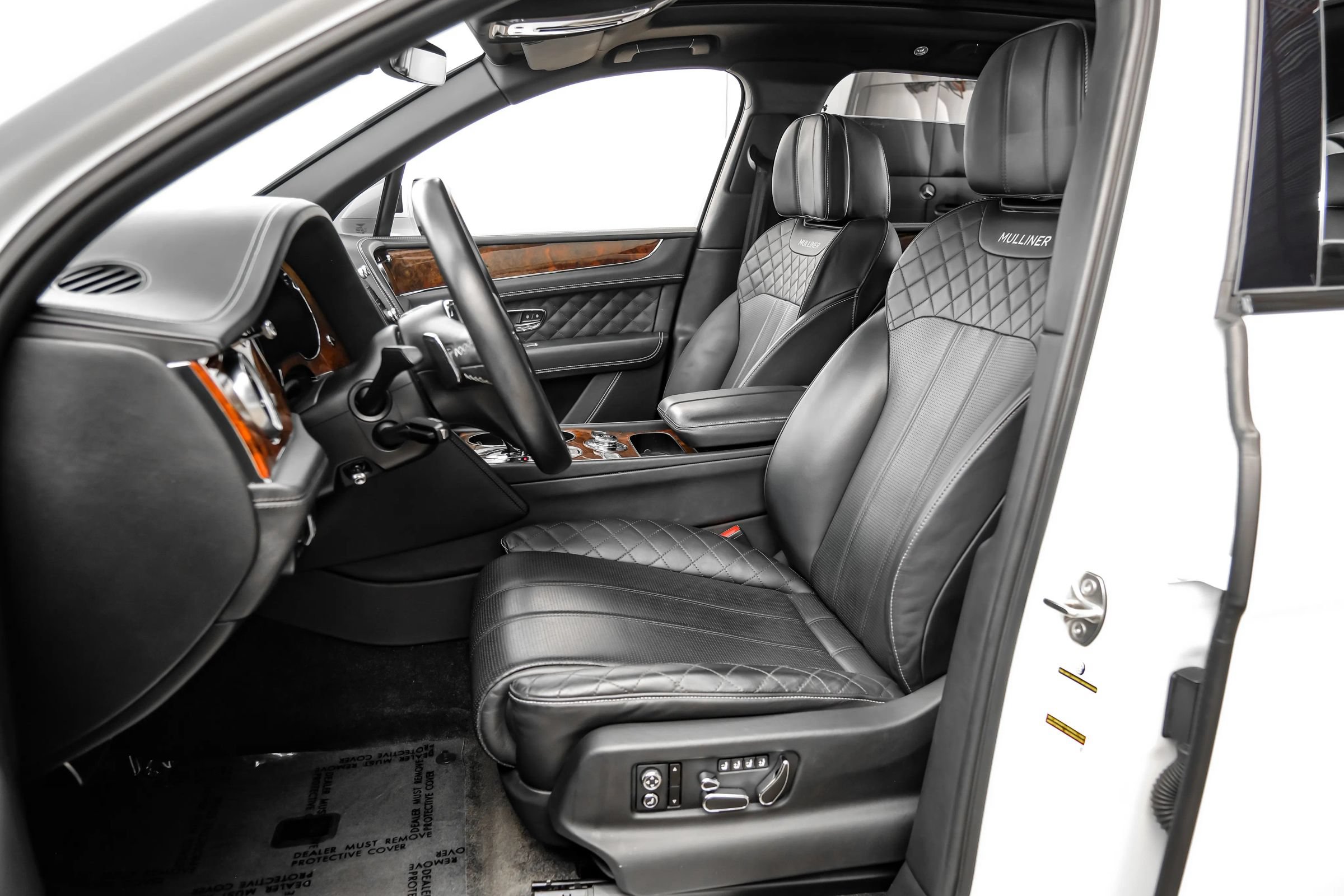 Used 2019 Bentley Bentayga AWD/4WD image 40
