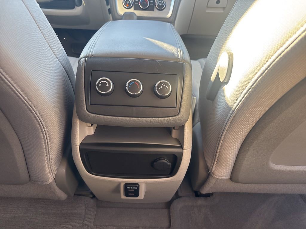 Used 2015 GMC Acadia SLE image 23