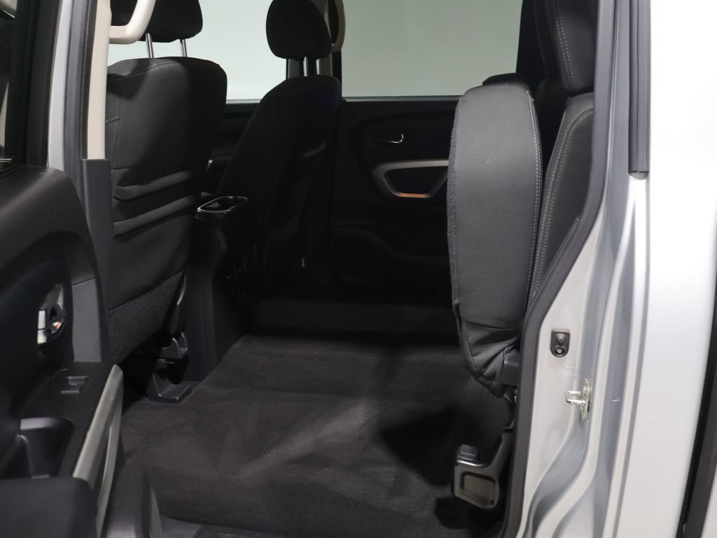 Used 2017 Nissan Titan SV AWD/4WD image 19