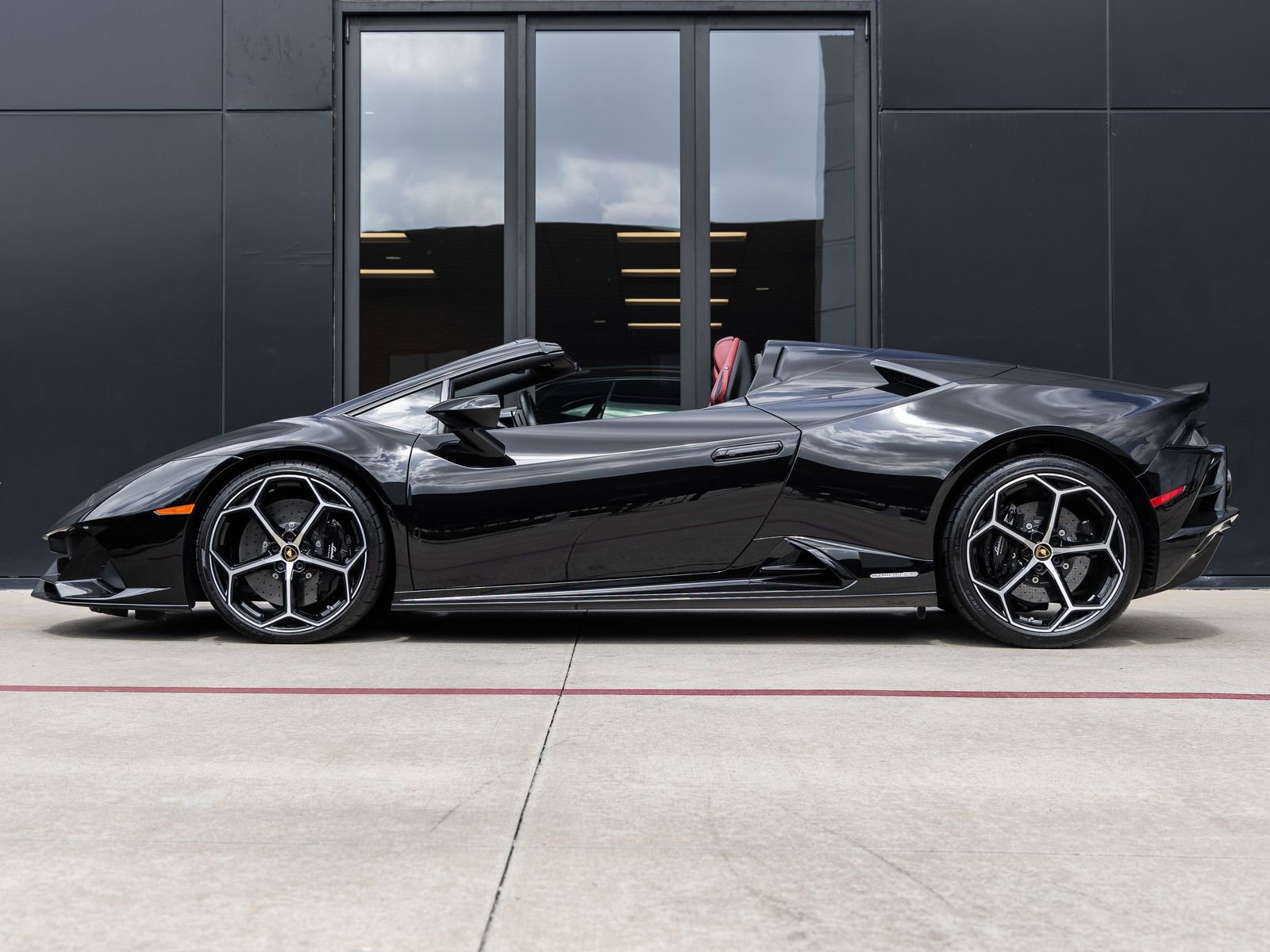 Used 2020 Lamborghini Huracan EVO image 10