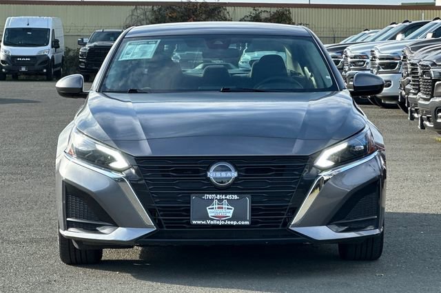 Used 2023 Nissan Altima 2.5 SV image 9