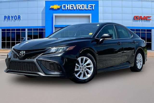 Used 2024 Toyota Camry SE FWD image 3