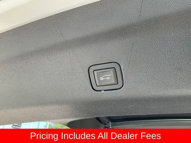 Used 2025 GMC Yukon Denali Ultimate AWD/4WD image 22