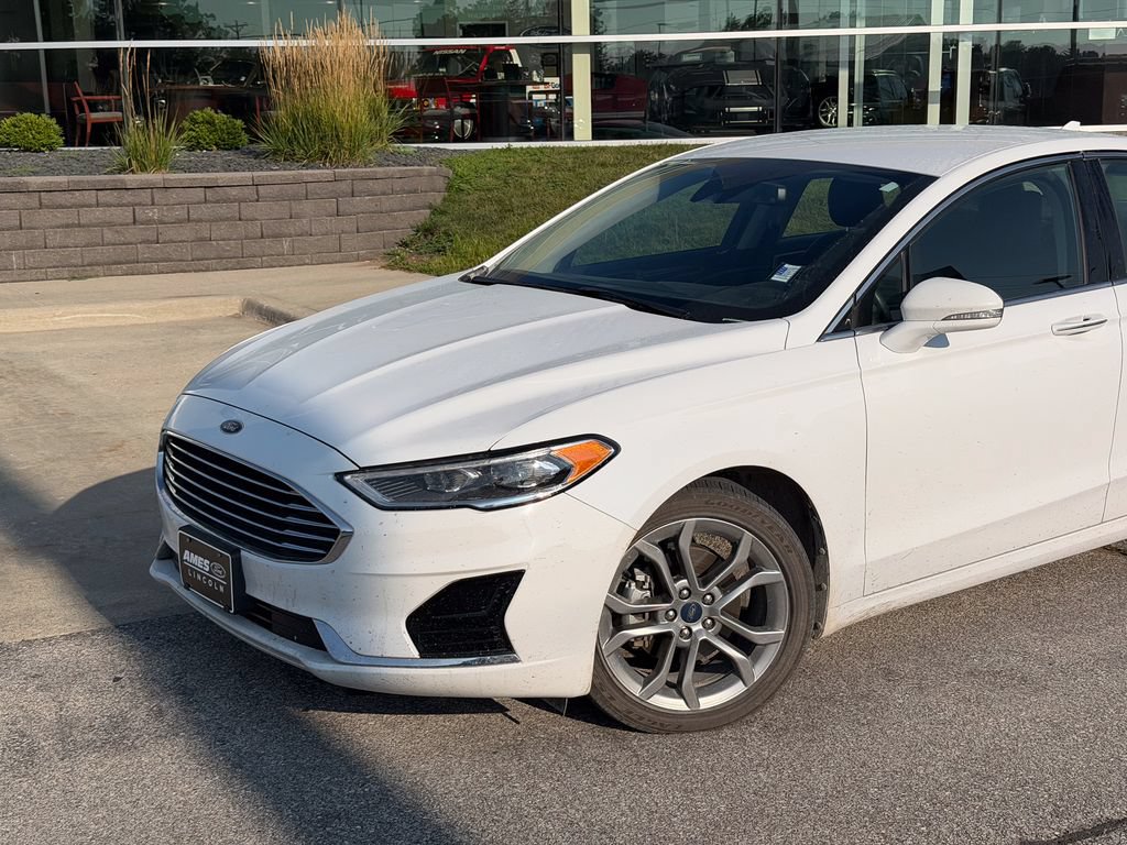 Used 2019 Ford Fusion SEL FWD image 2