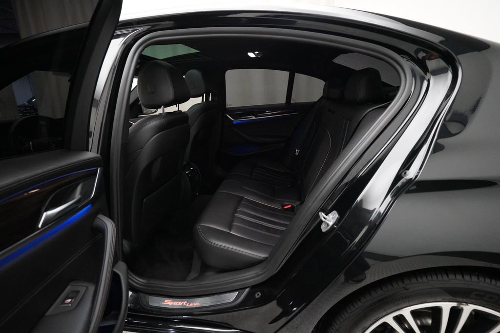 Used 2018 BMW 540i xDrive image 16