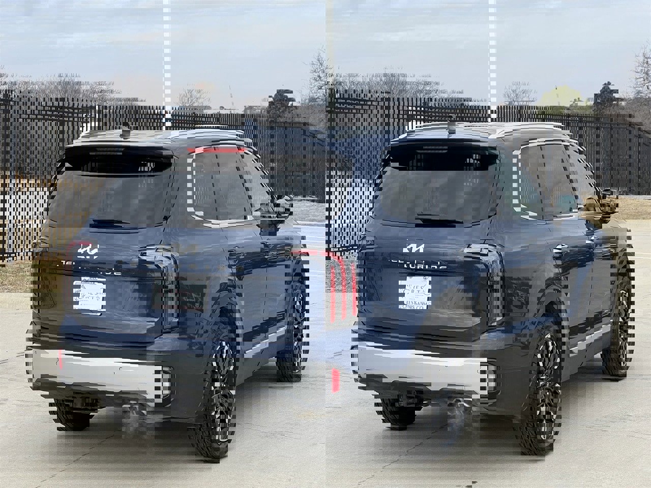 Used 2024 Kia Telluride SX w/ Towing Package image 4