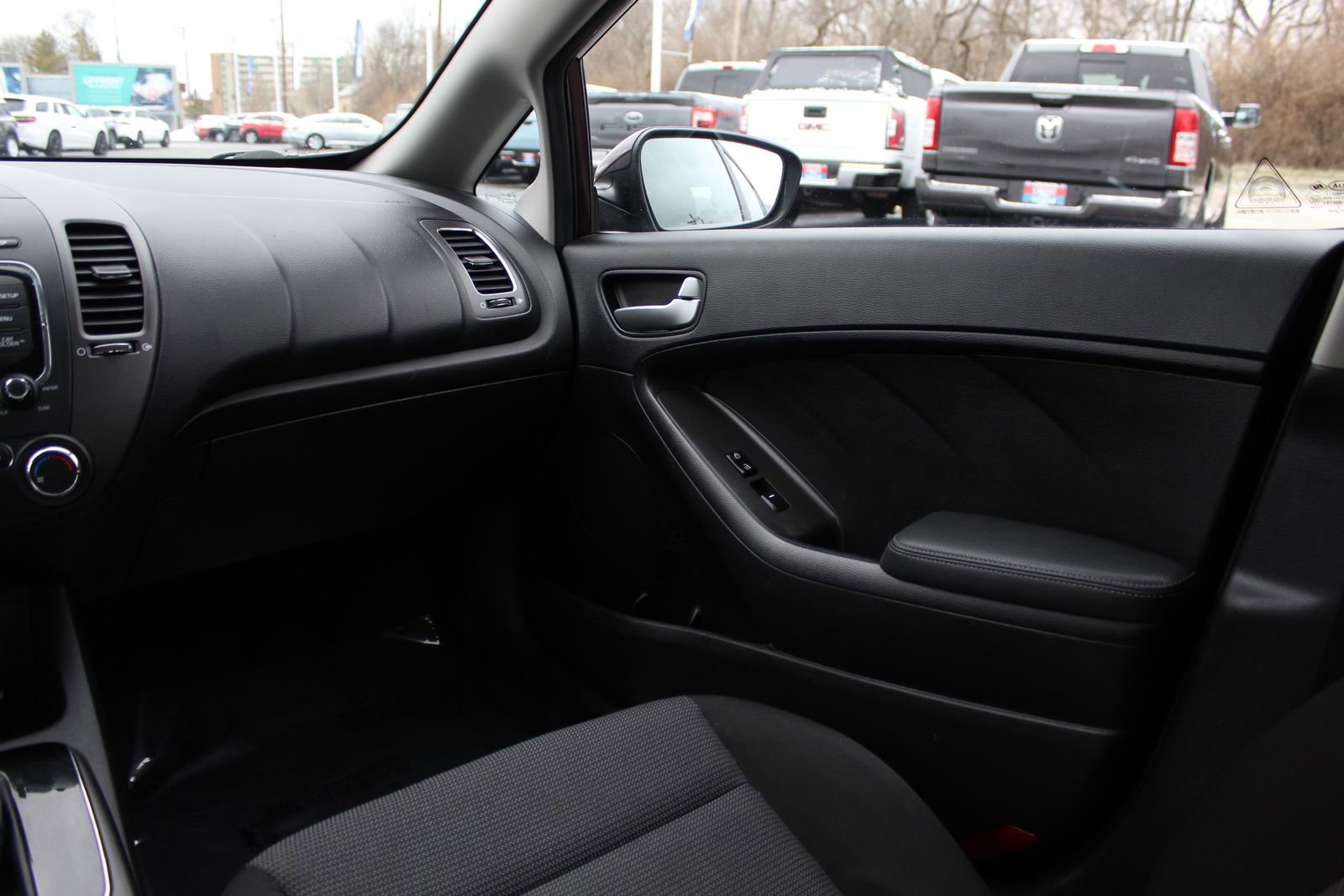 Used 2017 Kia Forte LX image 11