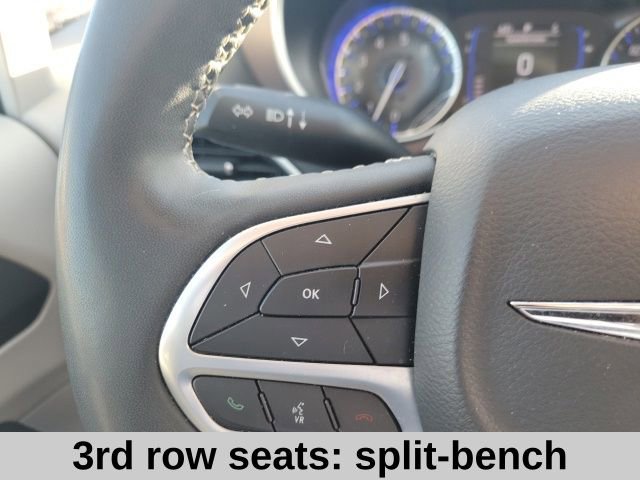 Used 2023 Chrysler Voyager LX image 12