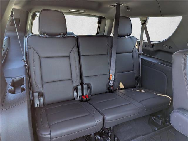 Used 2025 Chevrolet Suburban High Country image 27