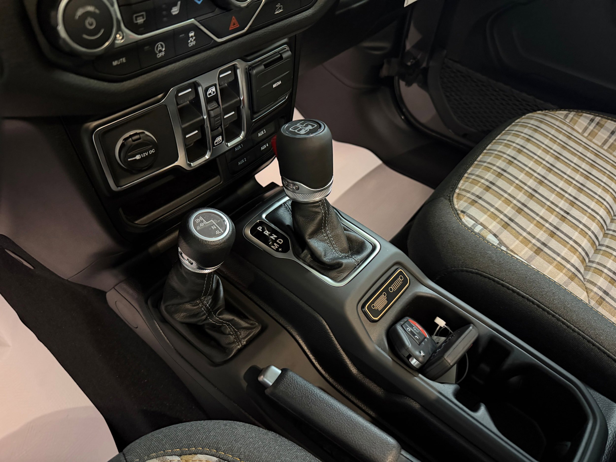 New 2026 Jeep Gladiator Sport AWD/4WD image 12