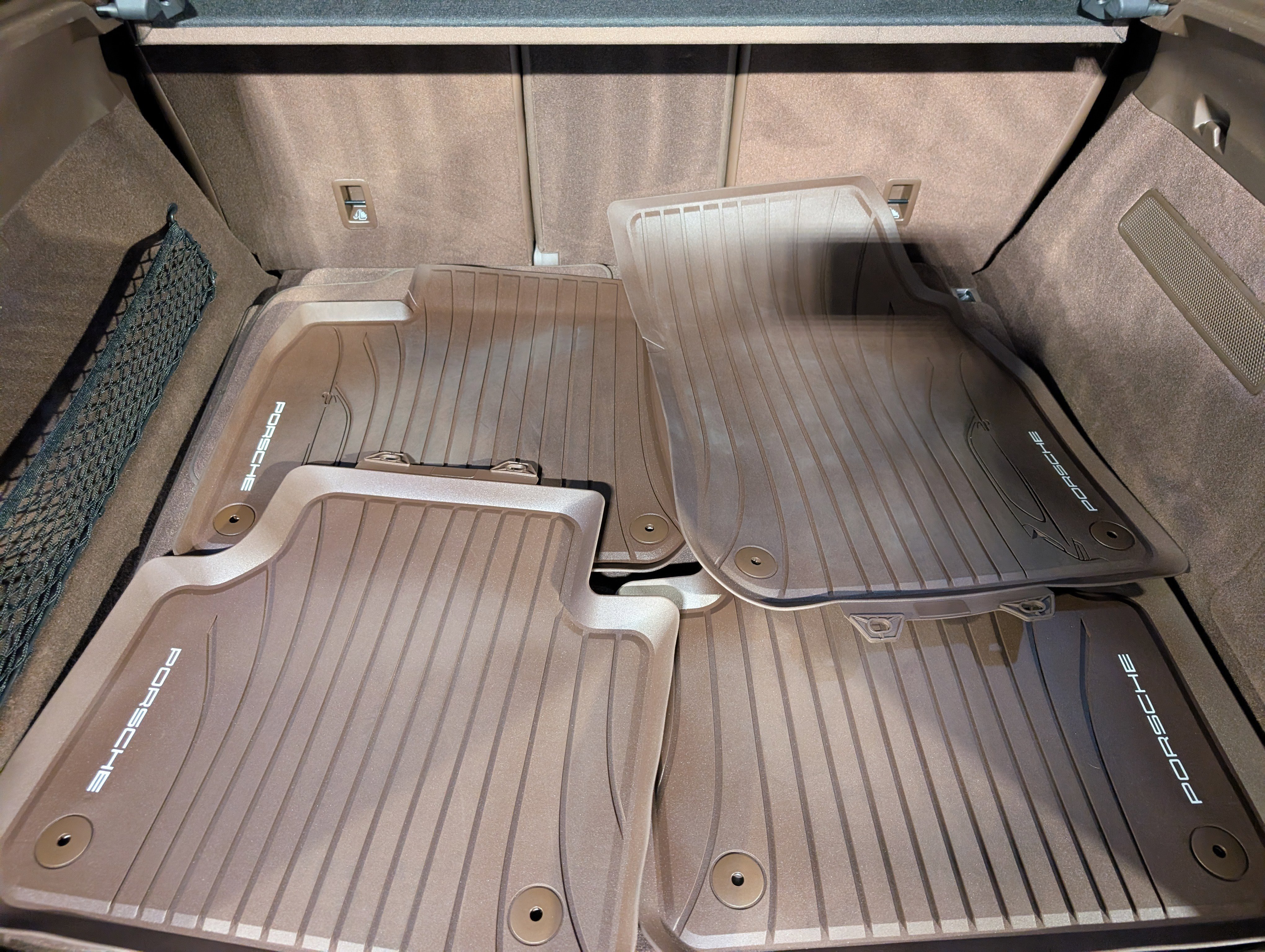 Certified 2022 Porsche Cayenne Turbo AWD/4WD image 24