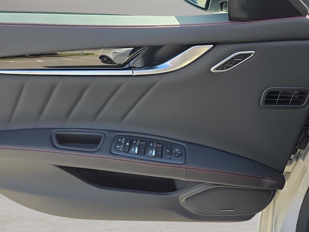 New 2024 Maserati Ghibli Modena Ultima Q4 AWD/4WD image 17
