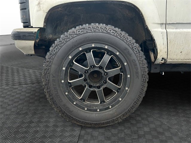 Used 1993 Chevrolet Silverado 3500 4x4 Regular Cab image 9