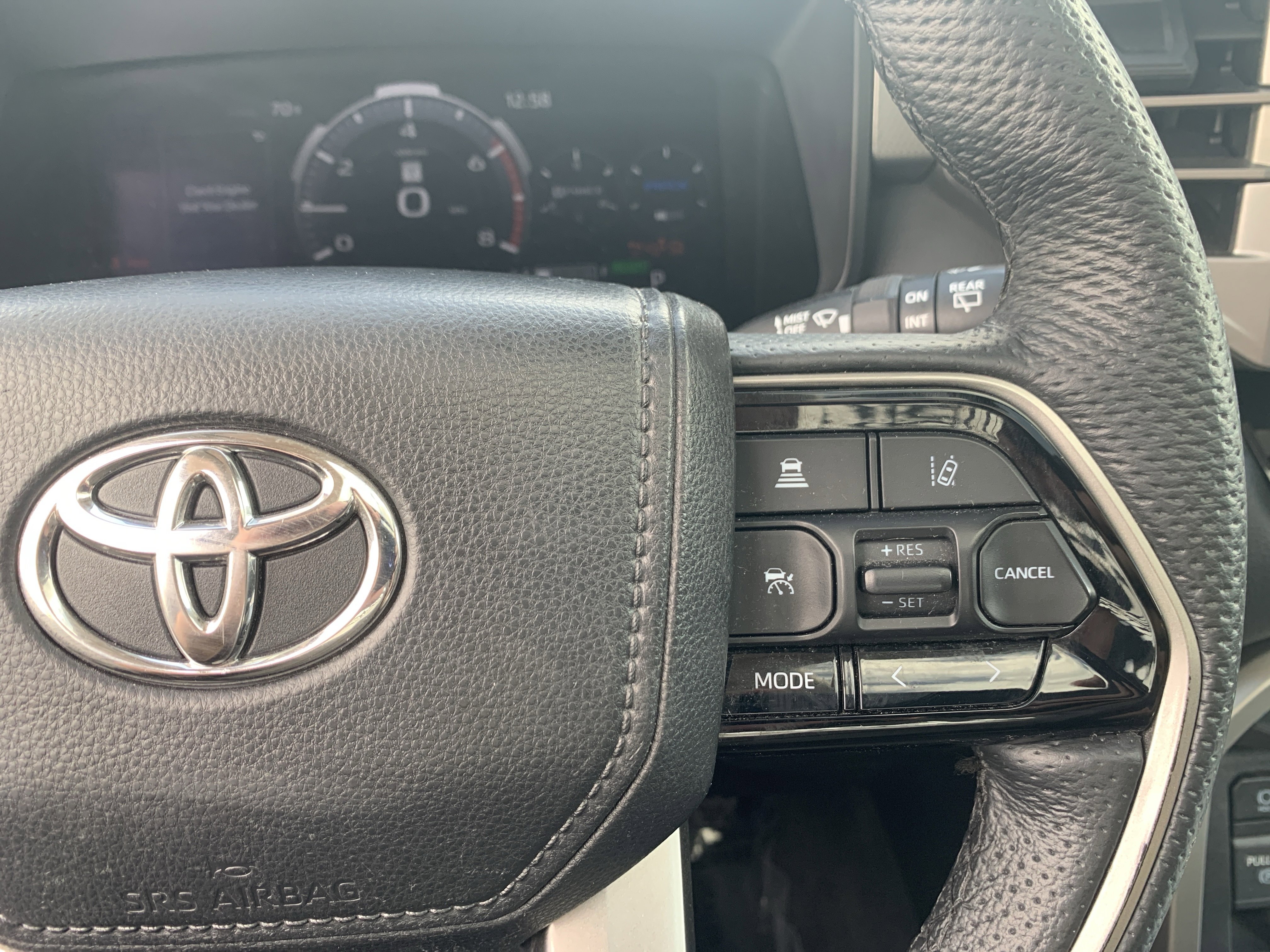 Used 2023 Toyota Sequoia Limited w/ Tow Technology Package AWD/4WD image 20