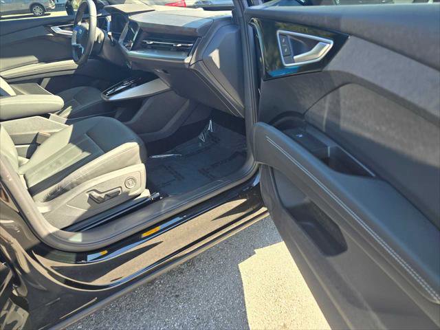 Used 2024 Audi Q4 e-tron Prestige image 11