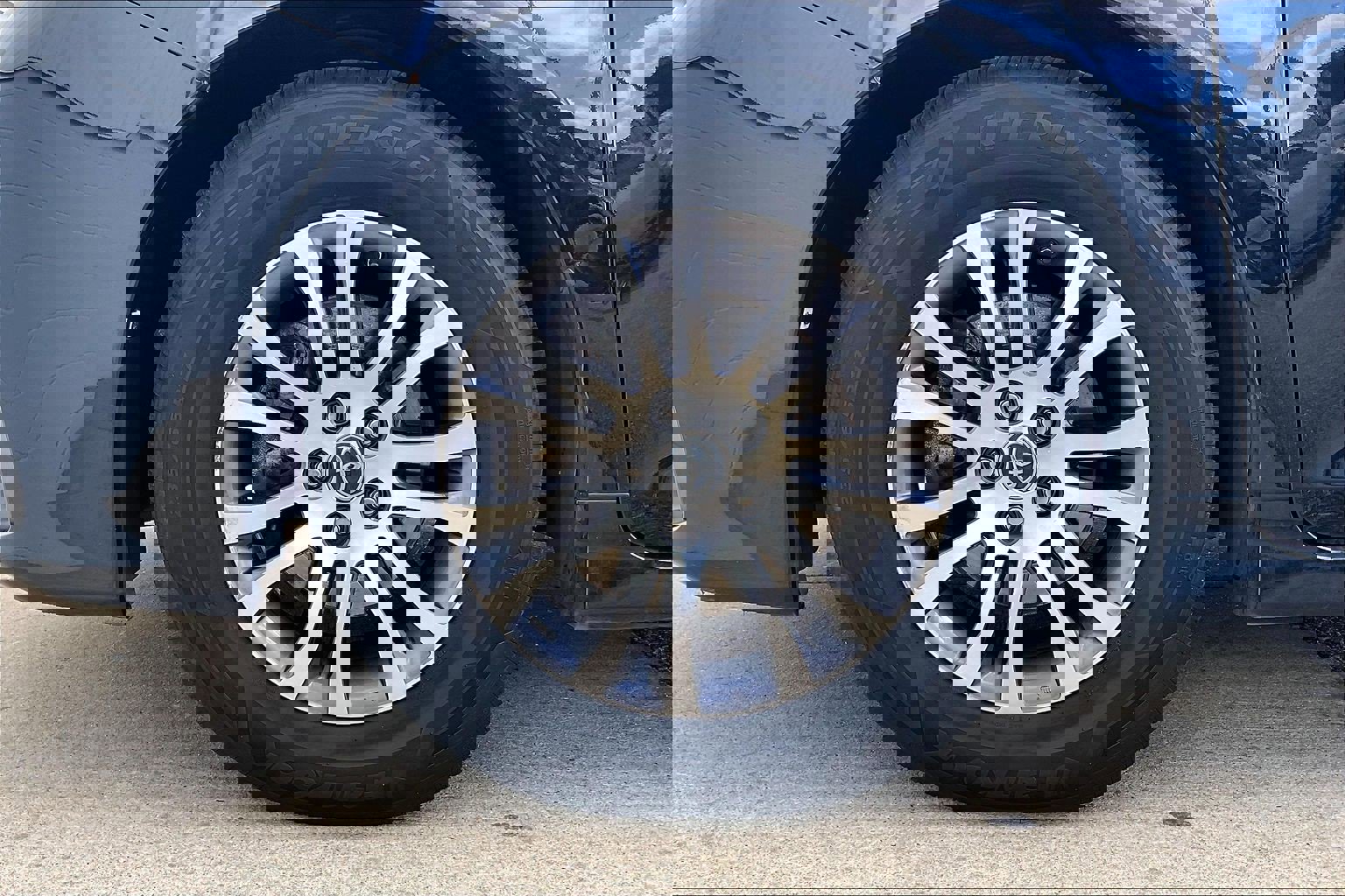 Used 2019 Toyota Sienna XLE image 11