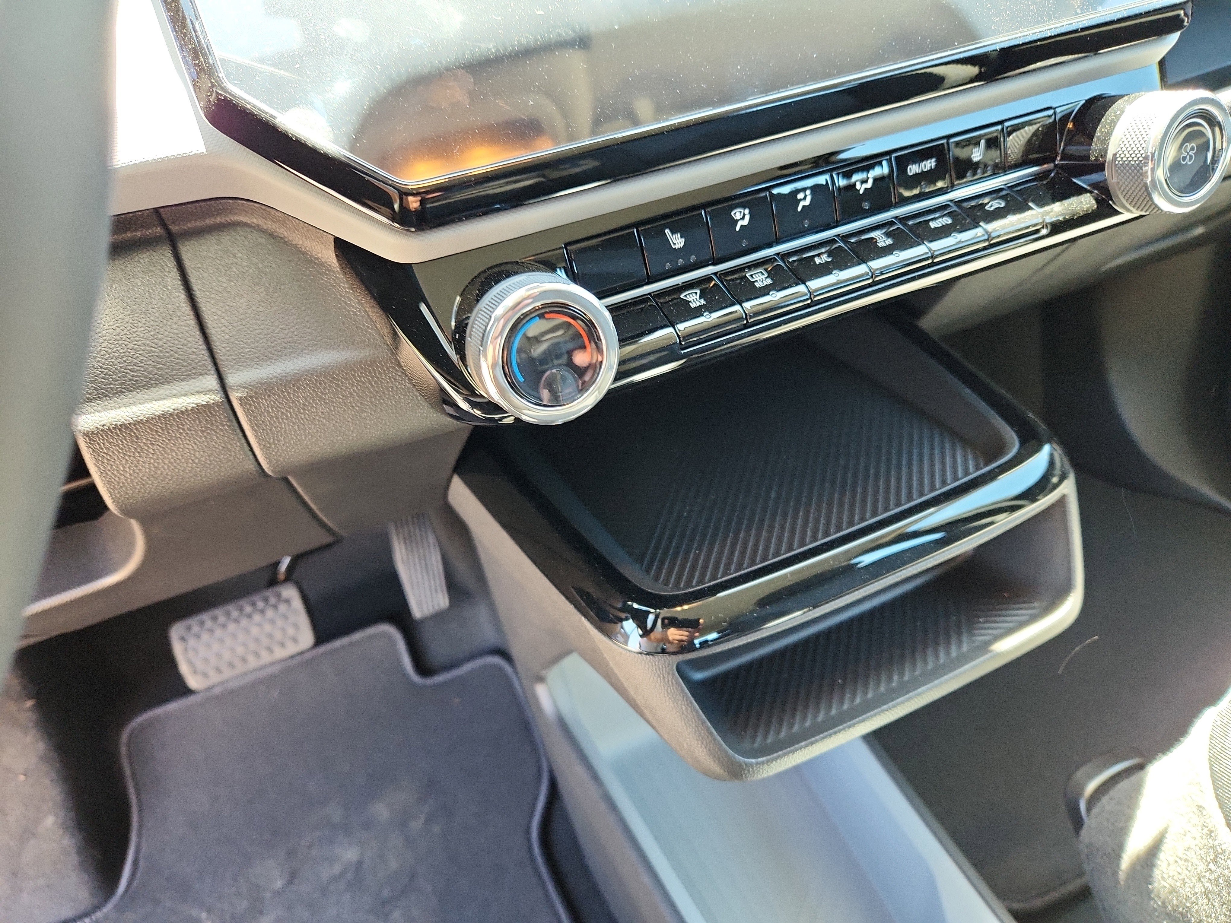 New 2027 Chevrolet Bolt LT w/ Comfort Package FWD image 15