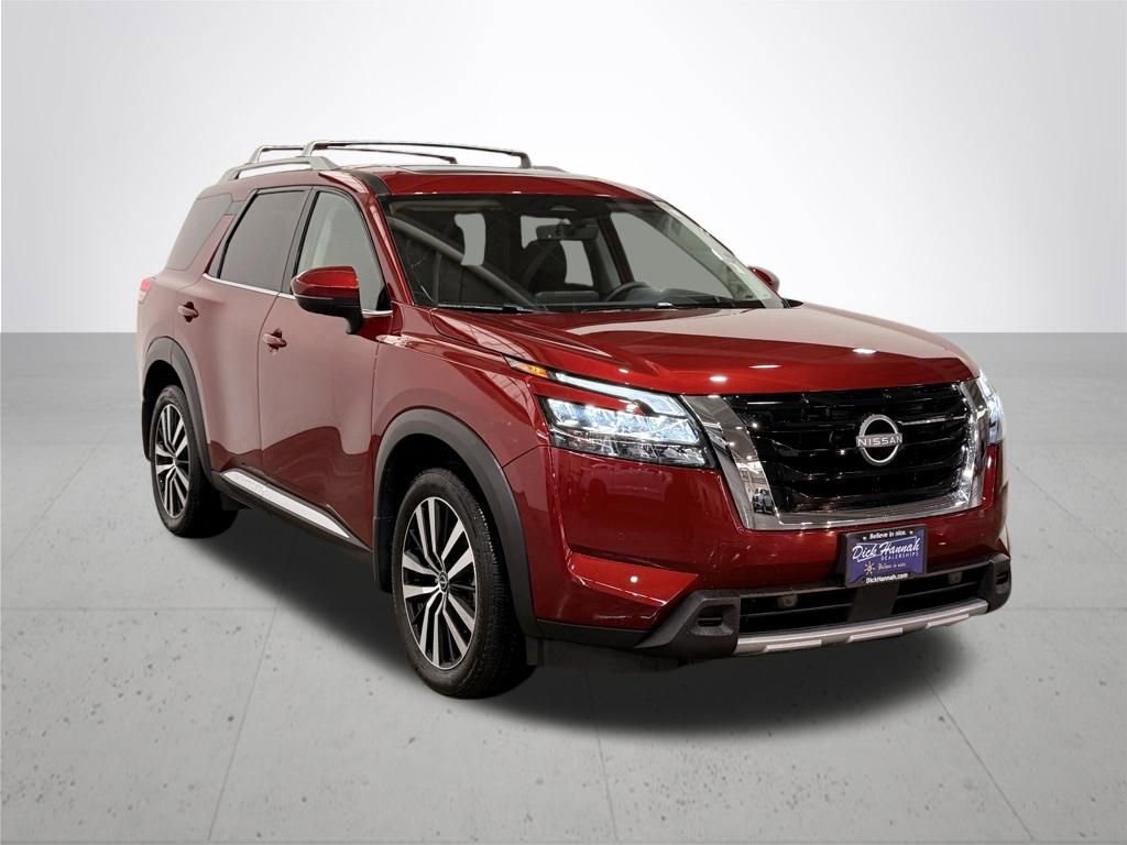 Used 2025 Nissan Pathfinder Platinum w/ Cargo Package image 8