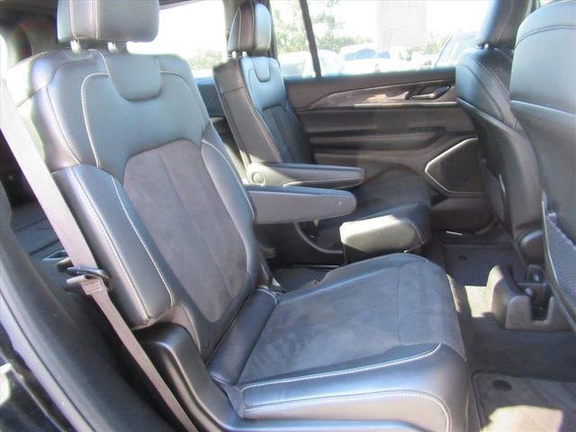 Used 2022 Jeep Grand Cherokee L Laredo image 29