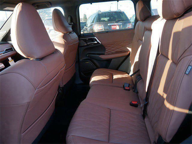 New 2026 Mitsubishi Outlander SEL image 5