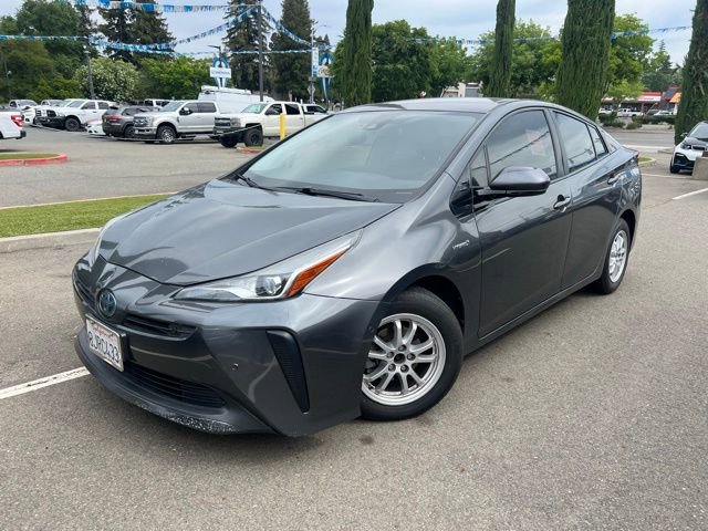 Used 2019 Toyota Prius LE FWD image 1