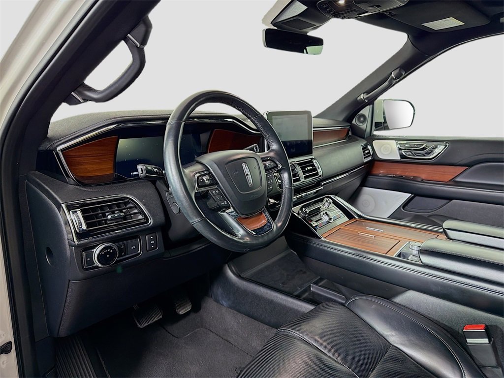 Used 2020 Lincoln Navigator L Reserve w/ Equipment Group 208A Reserve image 10