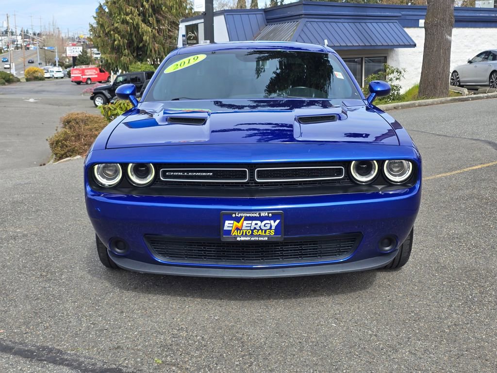 Used 2019 Dodge Challenger SXT image 9